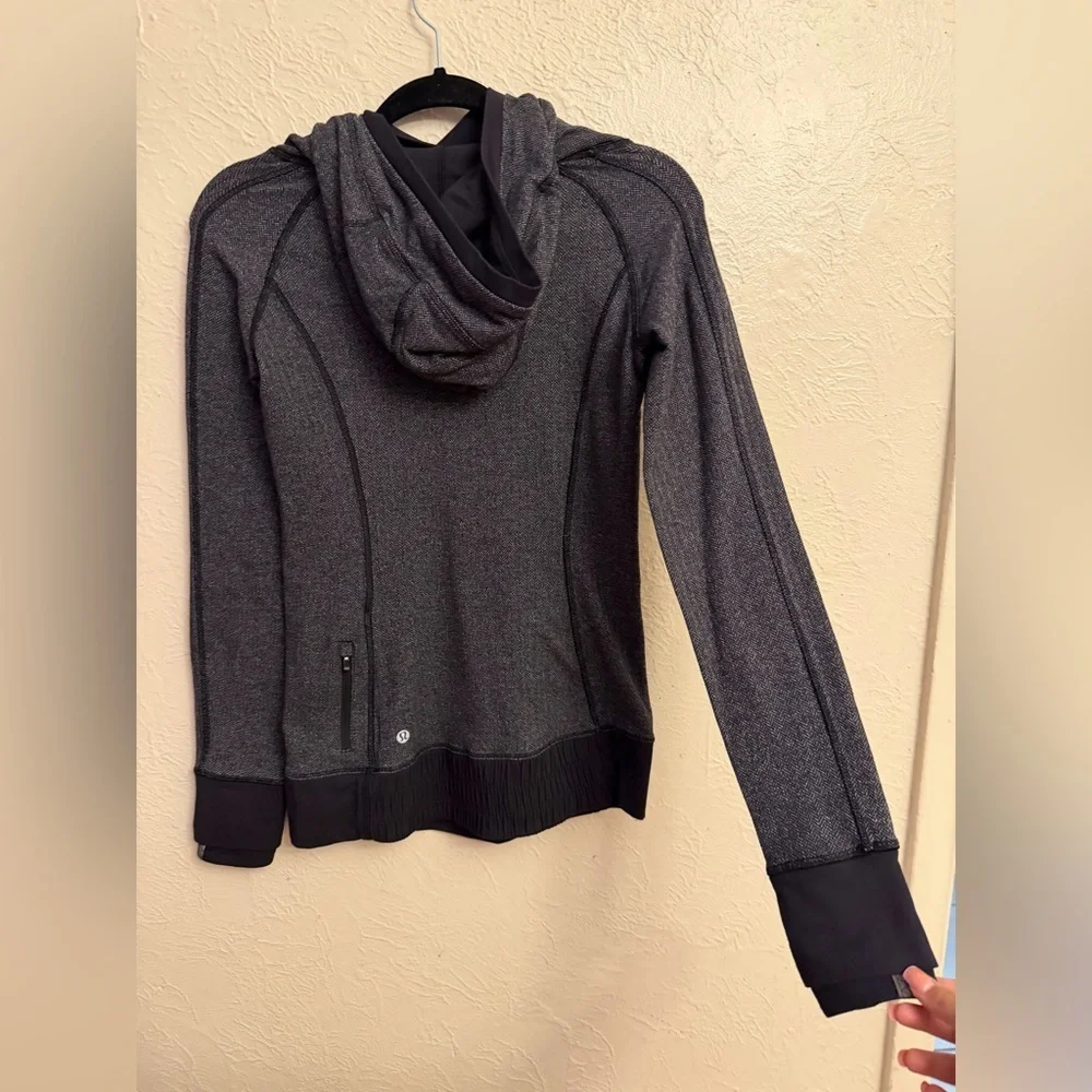 Lululemon sweater/womens